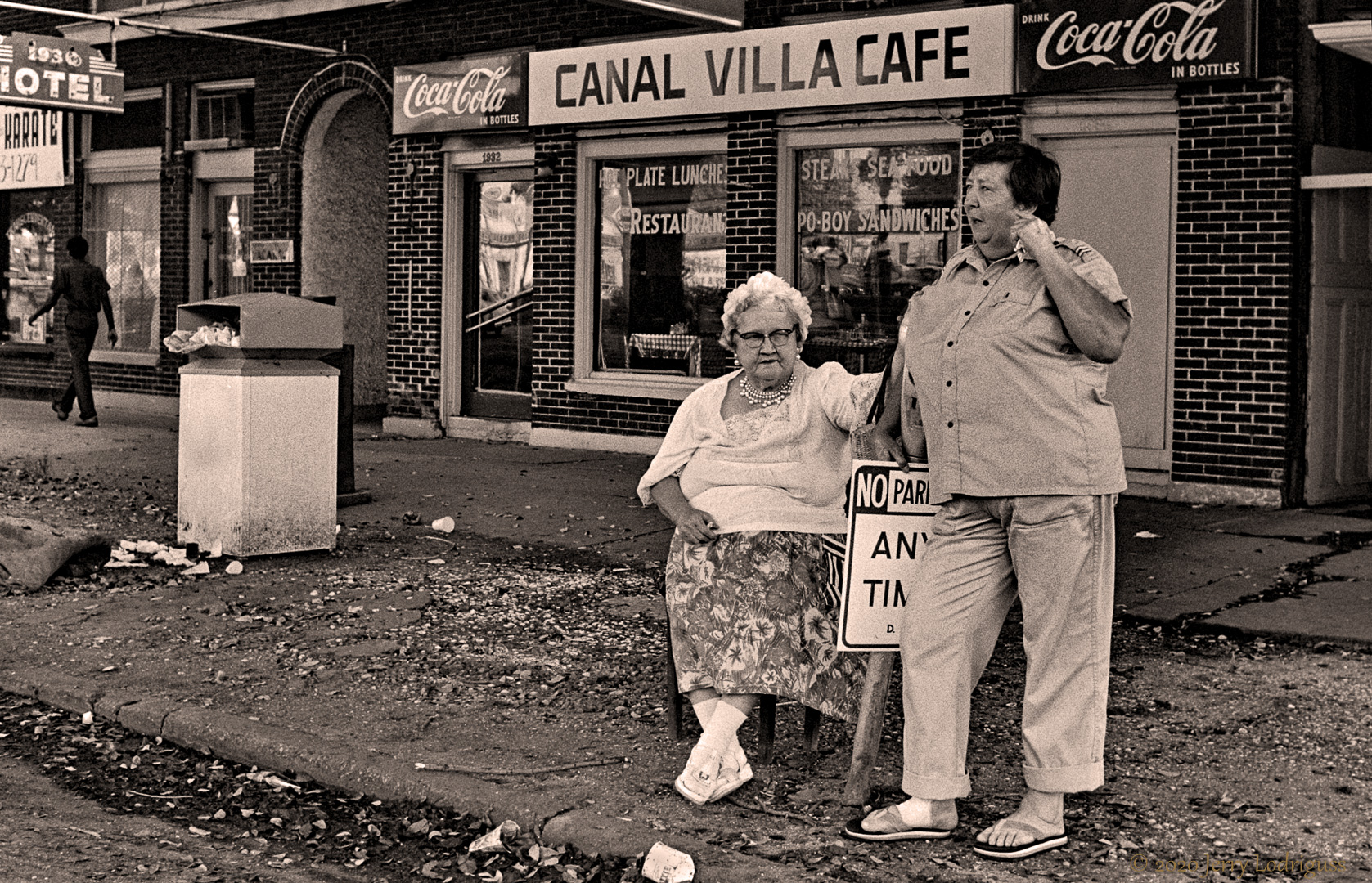 Waiting for the parade 1. Canal street, New Orleans.